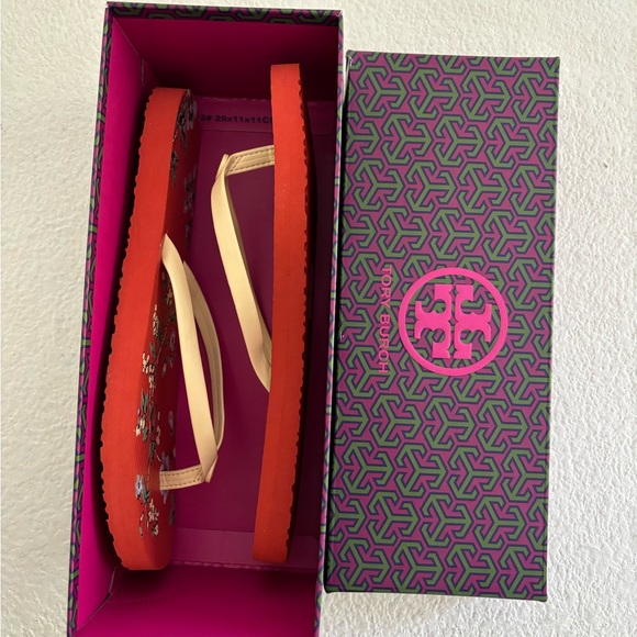 Tory Burch thin flip flops NWT - Picture 8 of 8